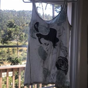 Women and roses tank